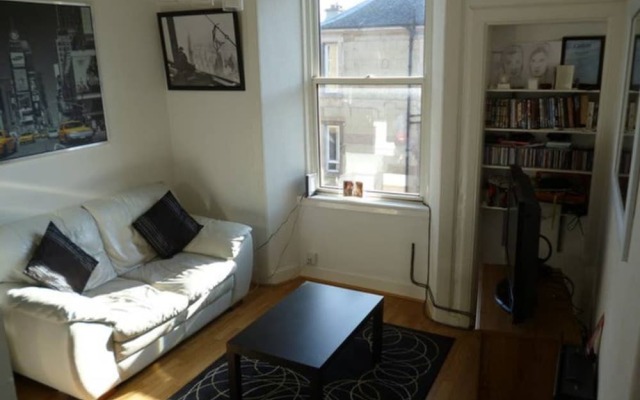 Well-connected, Cosy 1 Bedroom Flat in Dalry
