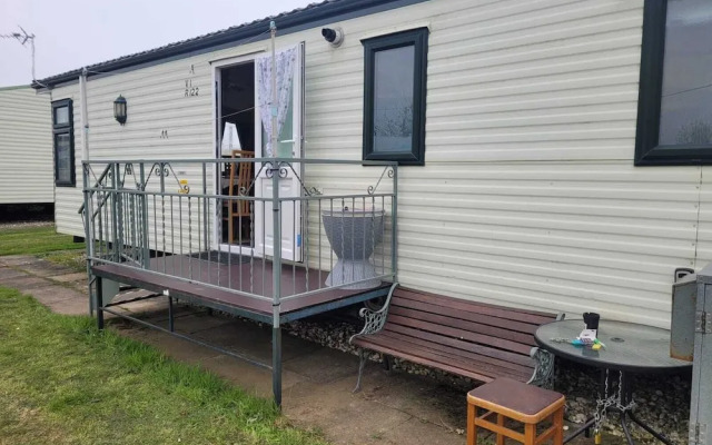 Discover Comfort Home From Home 8-birth Caravan