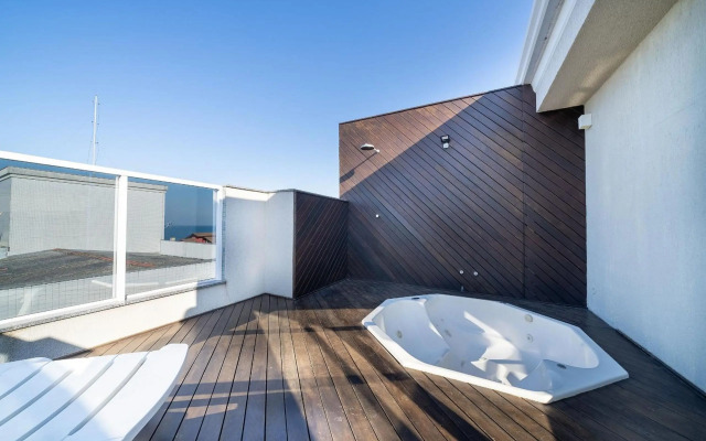 158 - Cobertura alto padrão em Mariscal 04 suítes