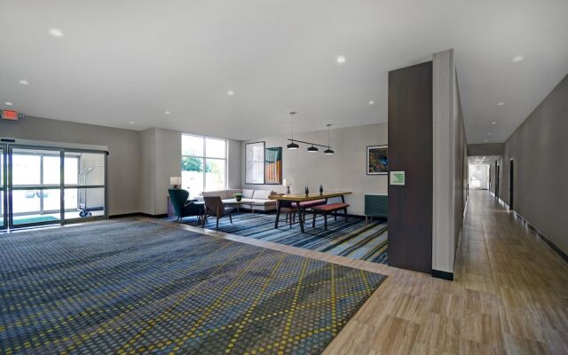 Holiday Inn Grand Rapids North - Walker, an IHG Hotel