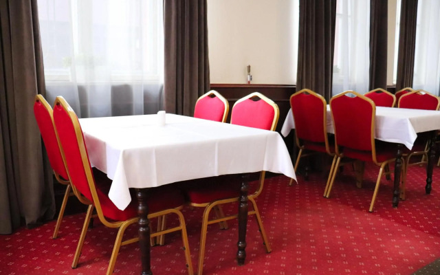 Lothus Hotel