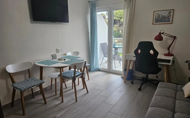 Cozy 4th floor apartment in Chania center