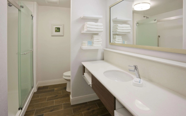 Hampton Inn Minneapolis-Roseville