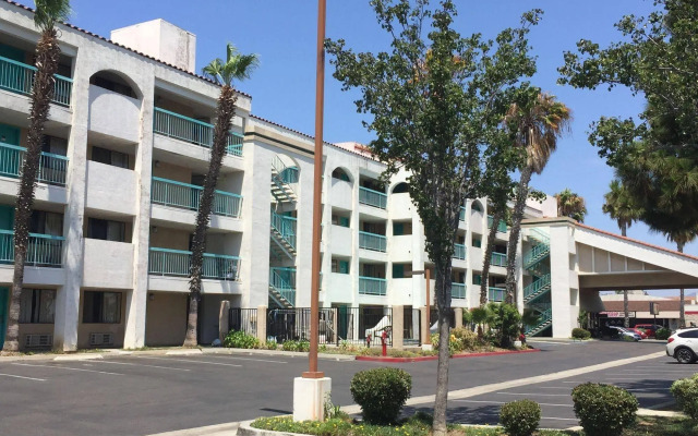 Travel Inn Chula Vista