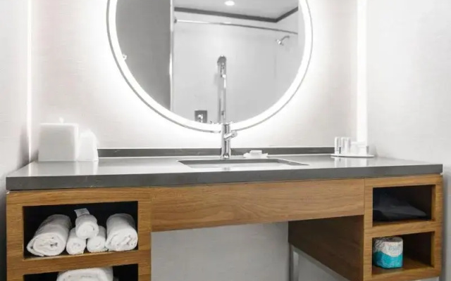 Courtyard by Marriott Indianapolis Fishers