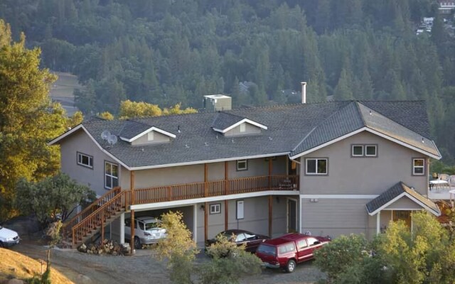 Yosemite Sierra View Bed & Breakfast