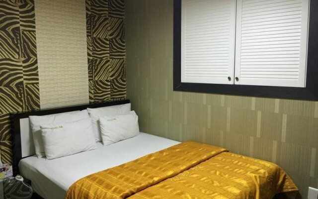 Iris Motel