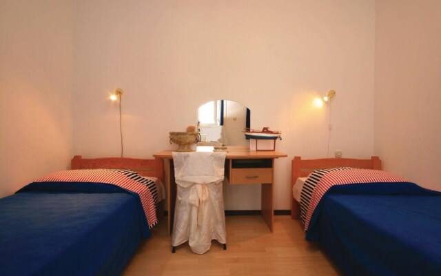 Beautiful Home in Brodarica With Wifi and 6 Bedrooms