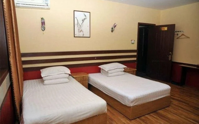 Yinong Business Hotel
