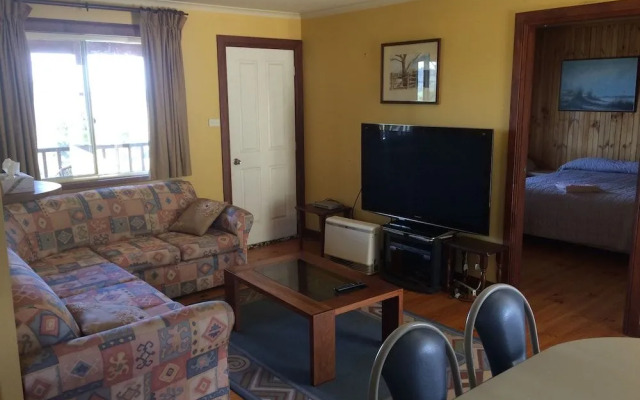 Cooba Holiday Motel