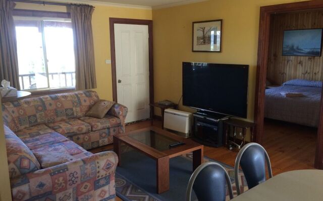 Cooba Holiday Motel