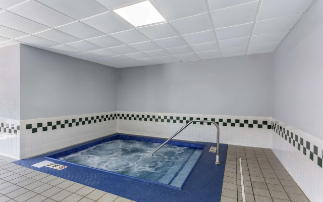 Comfort Inn Gurnee near Six Flags