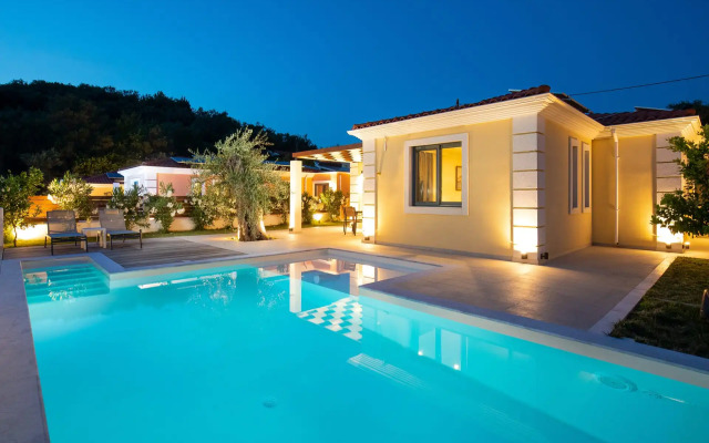Perithia Suites