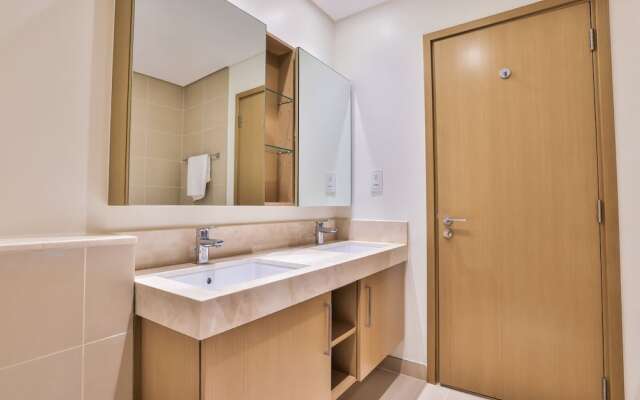 Luxury Marina View 2BR Flats Dubai by Belvilla