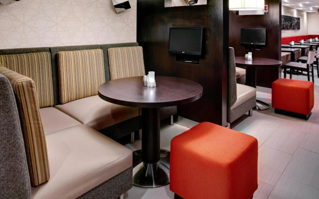 Courtyard by Marriott Columbus Downtown