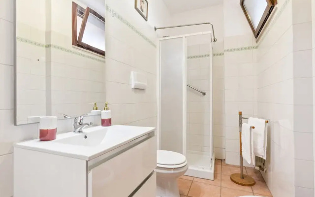 Airport & Station Flat - Private Parking