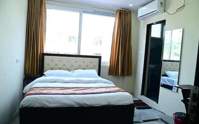 Fabhotel Lotus Park