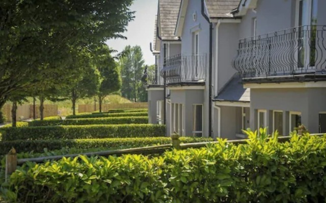 Wolseley Holiday Lodges