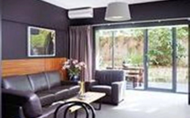 Riverview On Mount Street