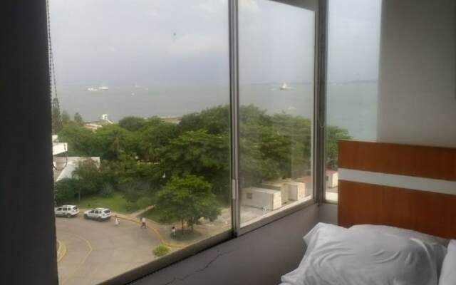 Apartment in Front of the Sea 519A