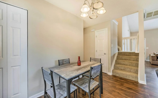 Chic Charlotte Townhome w/ Community Pool
