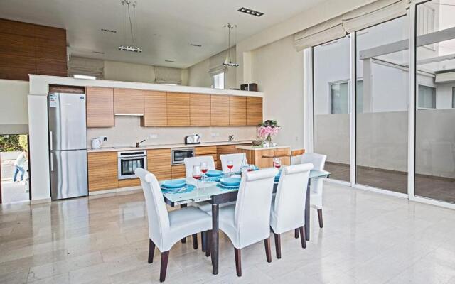 Villa Fig Tree Bay Frontlineluxury 4bdr Sea Front Protaras Villa with Pool And Amazing Views