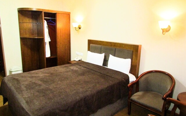 Hotel Street63
