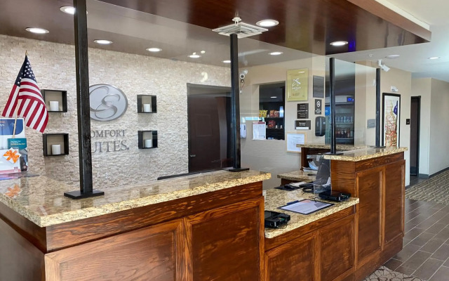 Comfort Suites West Omaha