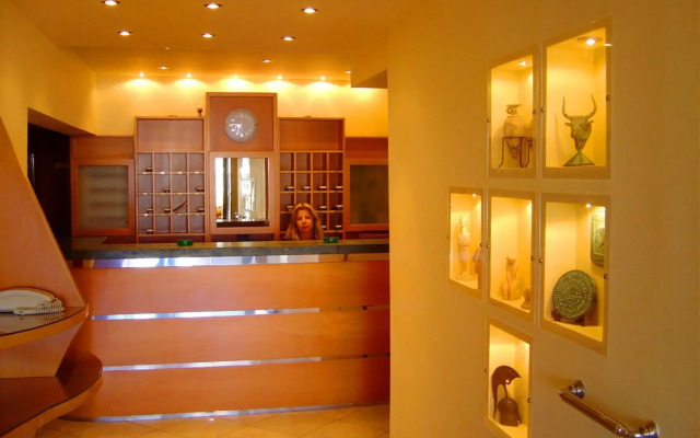 Elysee Hotel