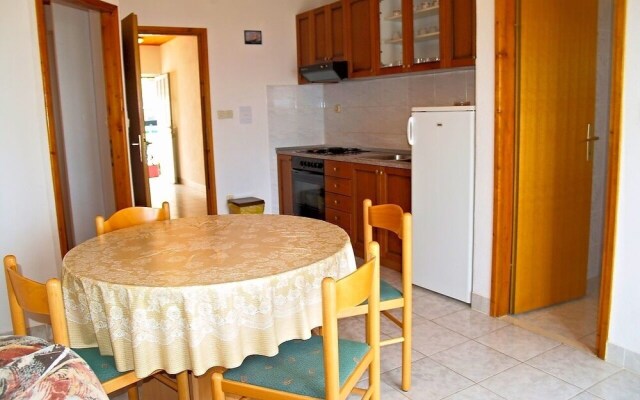 Sea View Apartment Reno, Sleeps 5