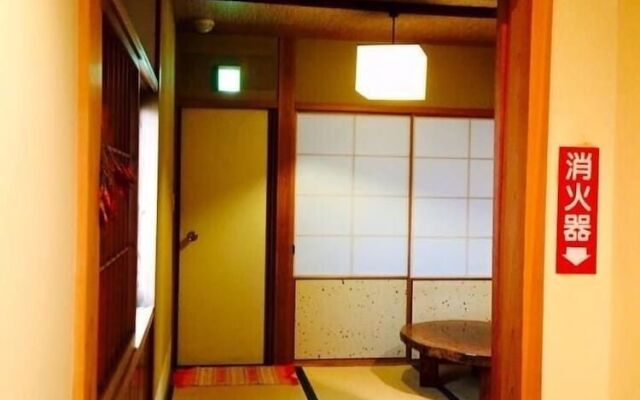 Yasuragi Guest House & Bar