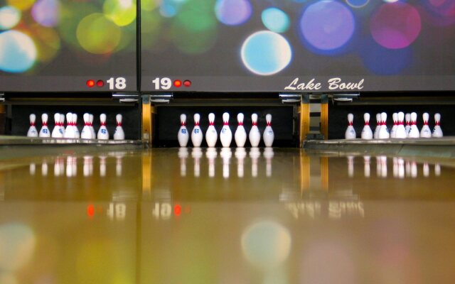 Ten Pin Inn & Suites