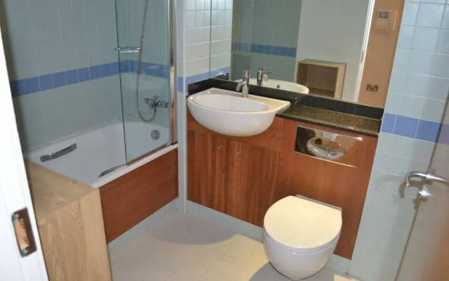 Hanover Wharf Apartment