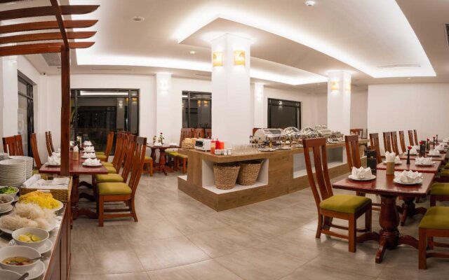 The Palm Palace Resort