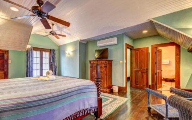 Toucan Suite @ Mahogany Hall