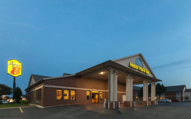 Super 8 By Wyndham Tulsa/Downtown/East