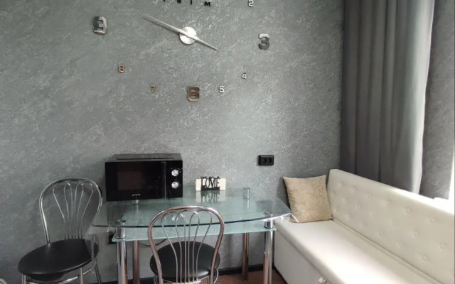 Апартаменты на проезде Сиреневый 28