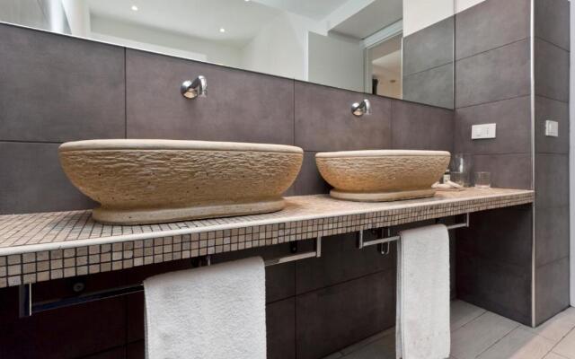 Aeterna Suites Collection