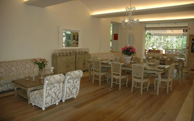 Drossia Lounge Studios & Gourmet Restaurant