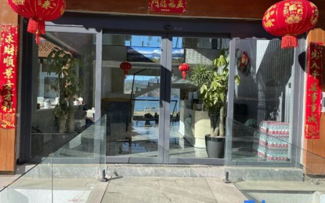 Lugu Lake Guantang Yixi Yishe Lake View Holiday Homestay