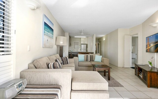 Endless Water Views in Noosaville Noosa Heads - Unit 3 Noosa Moorings, 303 Gympie Terrace – Guest Rooms – Noosaville