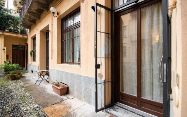 Charming Studio Near Piazza Castello by Wonderful Italy