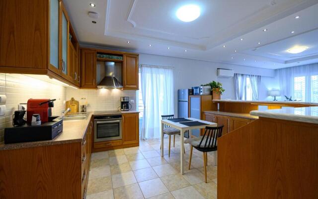 Marine Luxury Apartment Kalamata