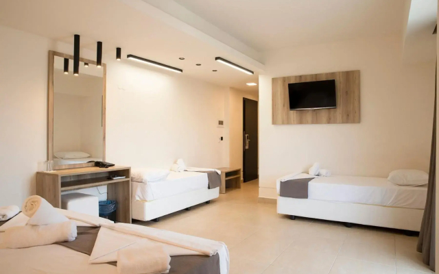 Dafni Plus Hotel