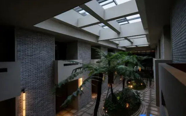 Lanting Garden Hotel