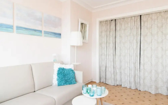 Frontal sea View Studio Apartment in Ostend