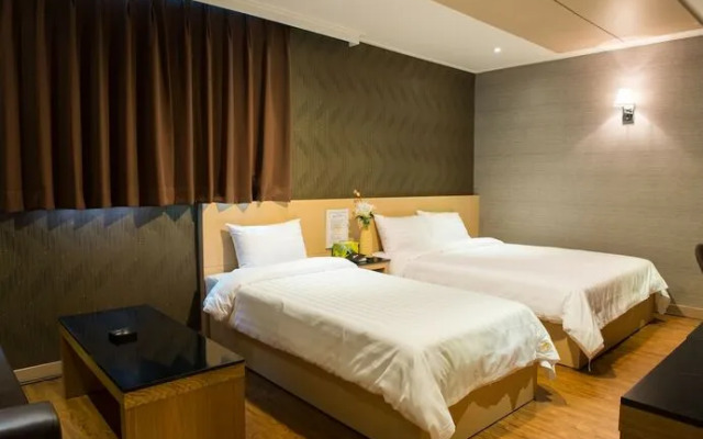 Pungnam Tourist Hotel