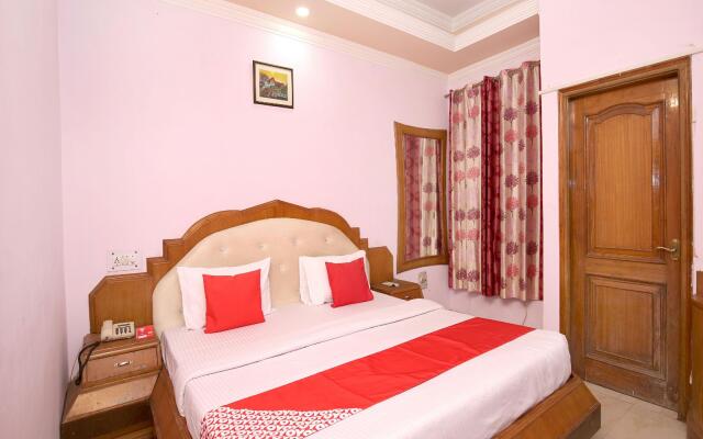 OYO 14029 Hotel Yogesh