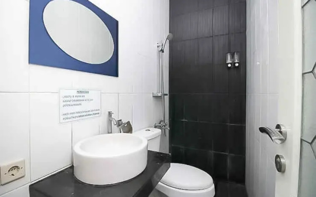 RedDoorz near Stasiun Lawang