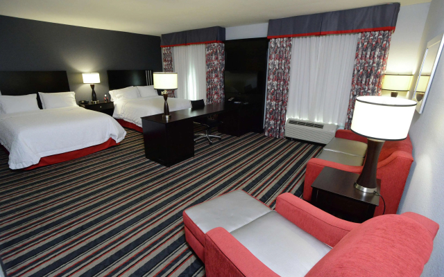 Hampton Inn & Suites Albany At Albany Mall - Hotel in Albany - Photo 4